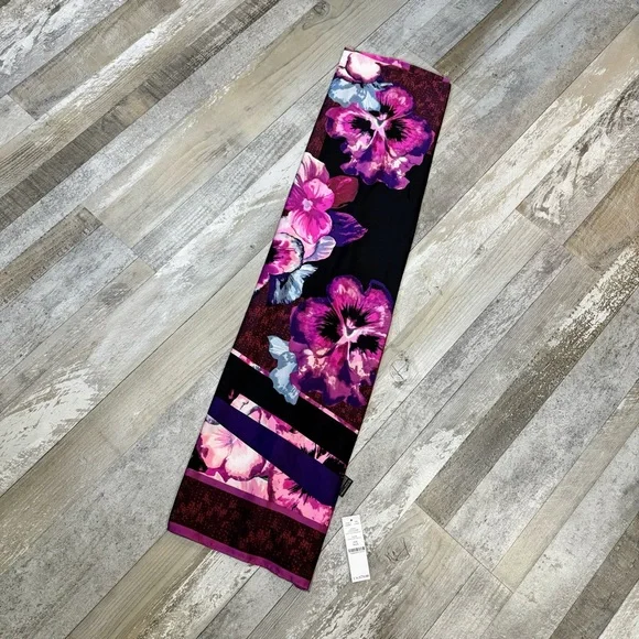 NWT White House Black Market Viola Oblong Scarf Purple Hues - Picture 8 of 8